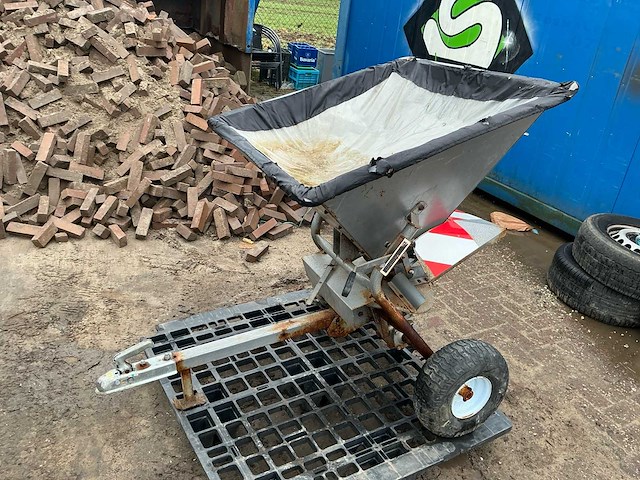 2022 sw-200 zoutstrooier - afbeelding 2 van  15