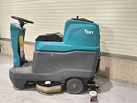 2022 tennant t581 zelfrijdende opzit schrob-zuigmachine - afbeelding 8 van  14