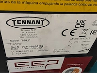 2022 tennant t581 zelfrijdende opzit schrob-zuigmachine - afbeelding 6 van  14