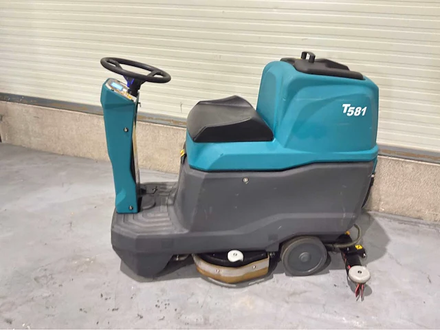 2022 tennant t581 zelfrijdende opzit schrob-zuigmachine - afbeelding 7 van  14