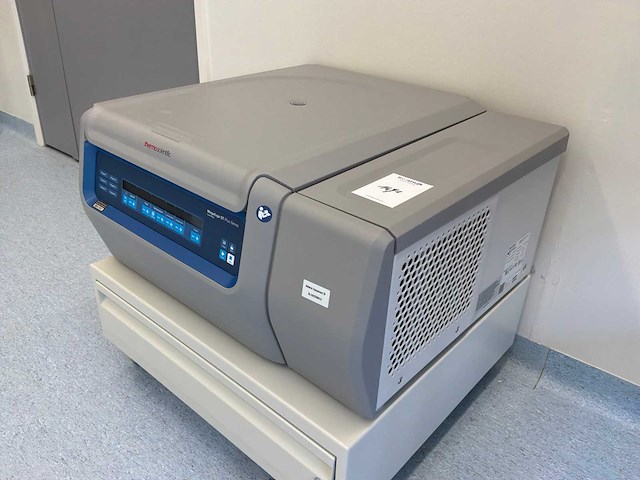 2022 thermo scientific megafuge st4r plus md centrifuge - afbeelding 1 van  6