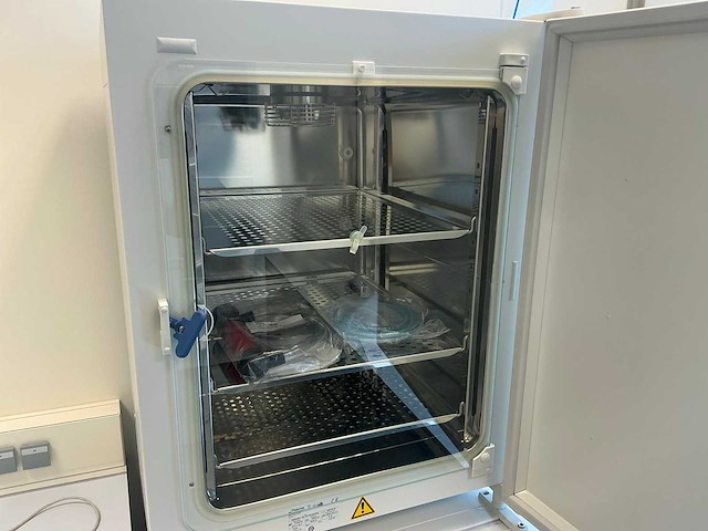 2022 thermowetenschappelijke heracell 150i gp laboratorium co2-incubator (2x) - afbeelding 12 van  13
