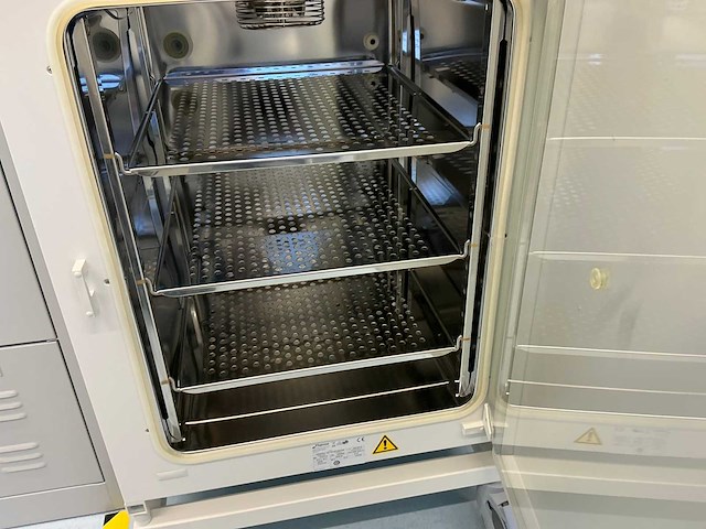 2022 thermowetenschappelijke heracell 150i gp laboratorium co2-incubator (2x) - afbeelding 4 van  14
