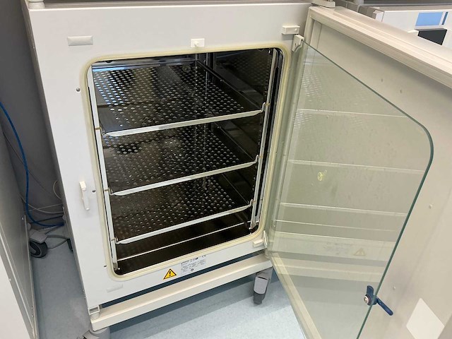 2022 thermowetenschappelijke heracell 150i gp laboratorium co2-incubator (2x) - afbeelding 4 van  13