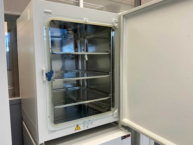 2022 thermowetenschappelijke heracell 150i gp laboratorium co2-incubator (2x) - afbeelding 12 van  13