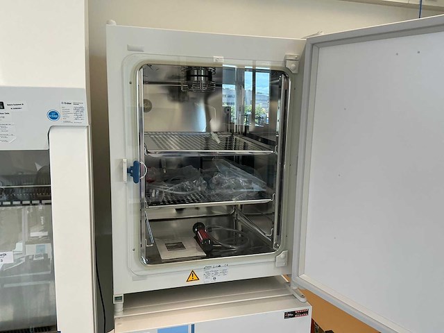 2022 thermowetenschappelijke heracell 150i gp laboratorium co2-incubator (2x) - afbeelding 15 van  16