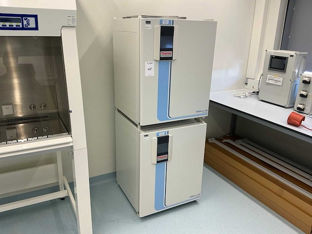 2022 thermowetenschappelijke heracell 150i gp laboratorium co2-incubator (2x) - afbeelding 1 van  10