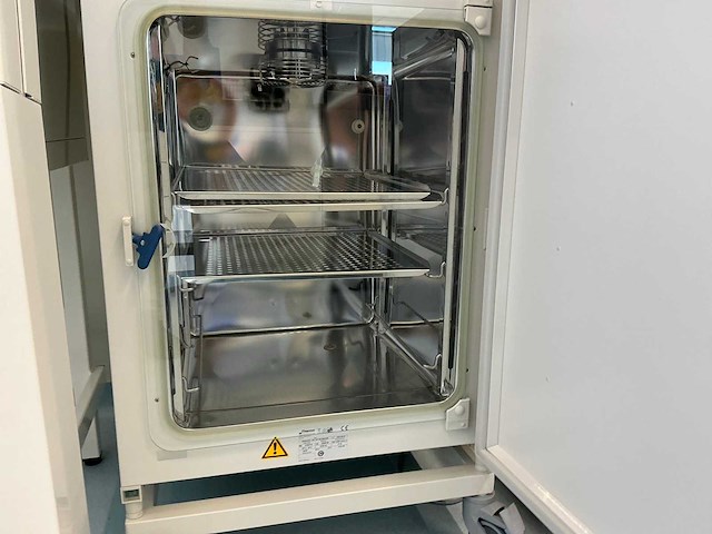 2022 thermowetenschappelijke heracell 150i gp laboratorium co2-incubator (2x) - afbeelding 12 van  14