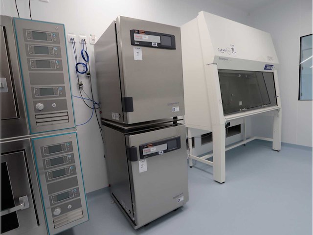 2022 thermowetenschappelijke heracell vios 160i cr laboratorium co2-incubator (2x) - afbeelding 1 van  9