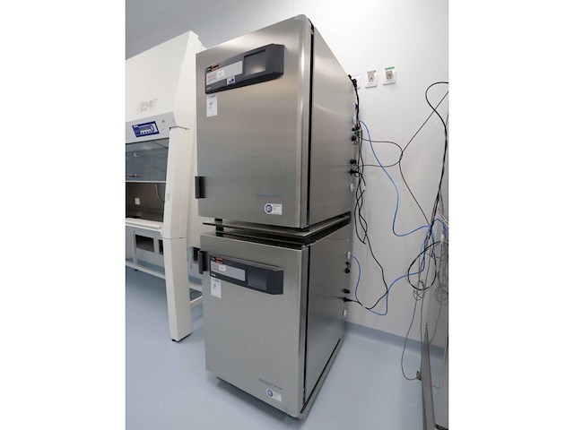 2022 thermowetenschappelijke heracell vios 160i cr laboratorium co2-incubator (2x) - afbeelding 1 van  3