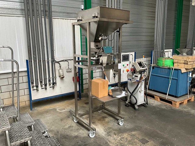 2022 tiulmax svaras-5ss doseer- en vulmachine - afbeelding 1 van  8