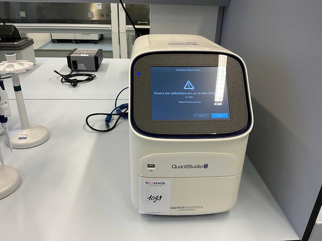 2022 toegepaste biosystemen door thermo fisher scientific quantstudio 5 digitaal realtime pcr-systeem - afbeelding 9 van  16