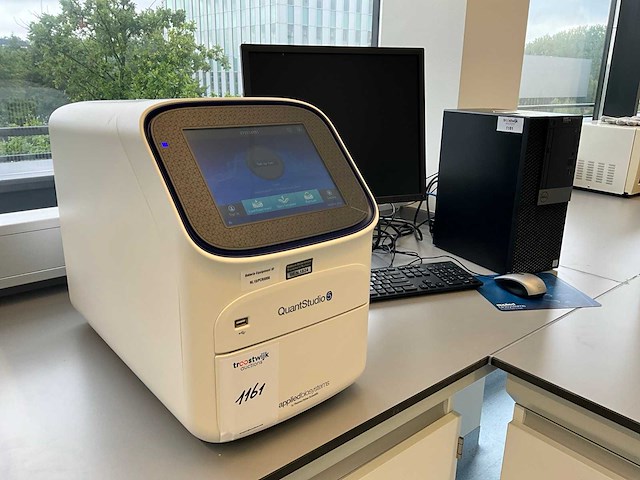 2022 toegepaste biosystemen door thermo fisher scientific quantstudio 5 digitaal realtime pcr-systeem - afbeelding 1 van  10