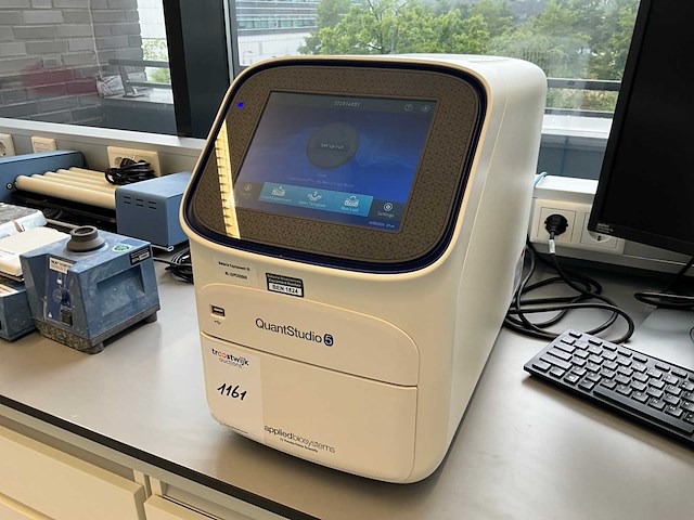 2022 toegepaste biosystemen door thermo fisher scientific quantstudio 5 digitaal realtime pcr-systeem - afbeelding 3 van  10