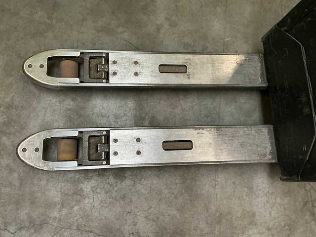 2022 toyota bt levio lpe200 elektrische palletwagen - afbeelding 14 van  18