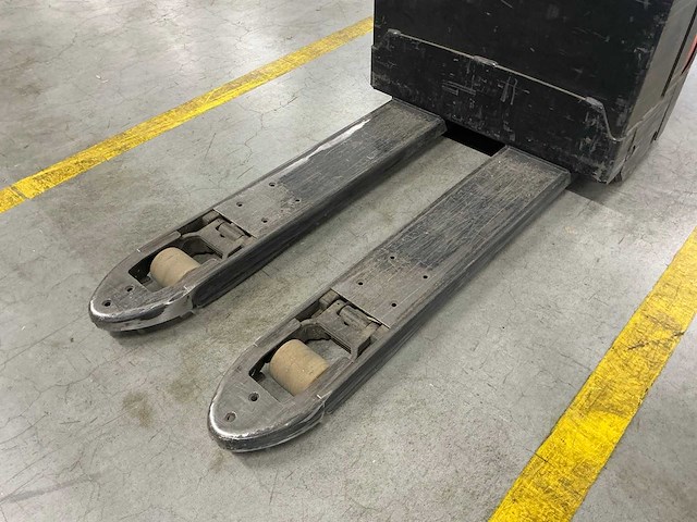 2022 toyota bt levio lwe200 elektrische palletwagen - afbeelding 9 van  11