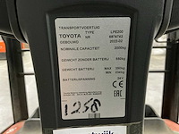 2022 toyota lpe200 elektrische palletwagen met platform - afbeelding 6 van  15