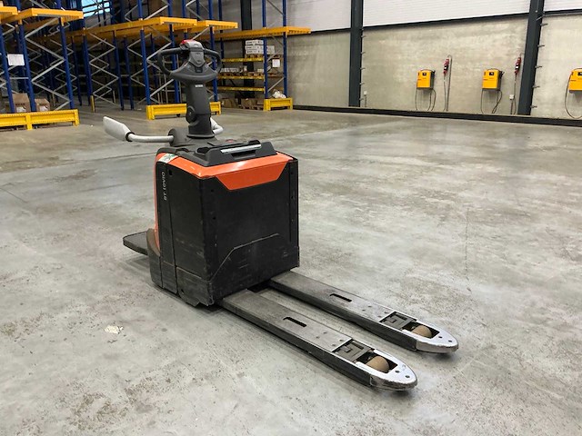 2022 toyota lpe200 meerijpallettruck - afbeelding 4 van  10