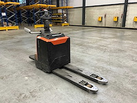 2022 toyota lpe200 meerijpallettruck - afbeelding 4 van  10