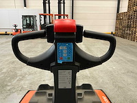 2022 toyota lpe200 meerijpallettruck - afbeelding 3 van  13