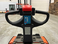 2022 toyota lpe200 meerijpallettruck - afbeelding 3 van  13