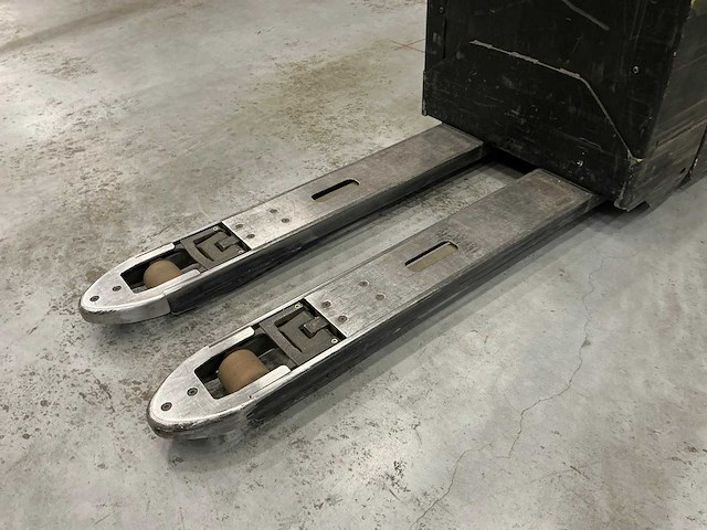 2022 toyota lpe200 meerijpallettruck - afbeelding 11 van  13