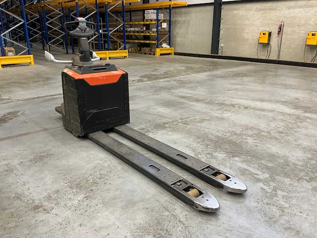 2022 toyota lpe200 meerijpallettruck - afbeelding 7 van  13