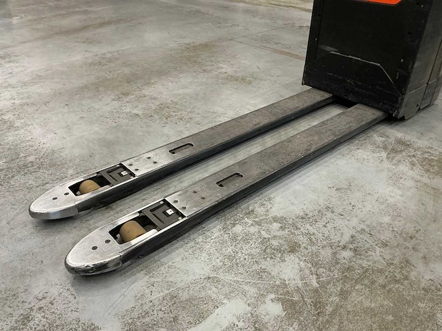 2022 toyota lpe200 meerijpallettruck - afbeelding 11 van  13