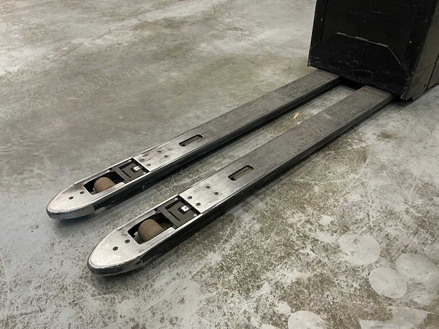 2022 toyota lpe200 meerijpallettruck - afbeelding 10 van  12