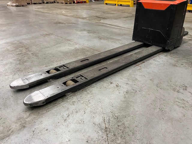 2022 toyota lpe200 meerijpallettruck - afbeelding 13 van  14