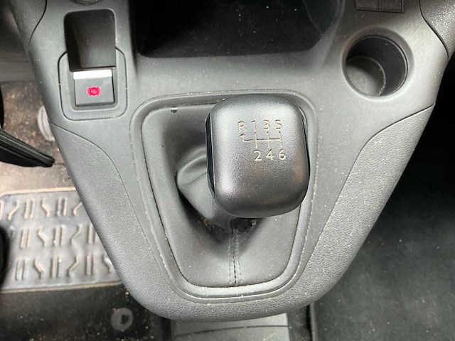 2022 toyota proace city 1.5 d-4d live long bedrijfswagen - afbeelding 14 van  33