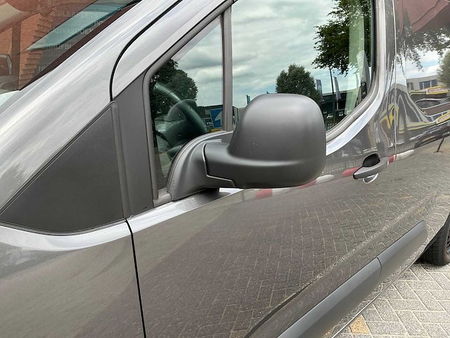 2022 toyota proace city 1.5 d-4d live long bedrijfswagen - afbeelding 28 van  33