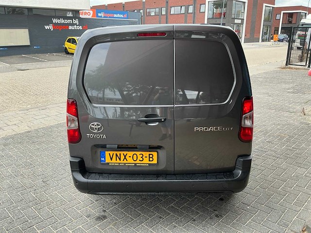 2022 toyota proace city 1.5 d-4d live long bedrijfswagen - afbeelding 30 van  33