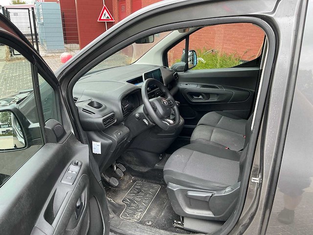 2022 toyota proace city 1.5 d-4d live long bedrijfswagen - afbeelding 7 van  31
