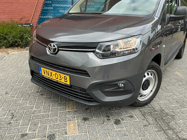 2022 toyota proace city 1.5 d-4d live long bedrijfswagen - afbeelding 12 van  31