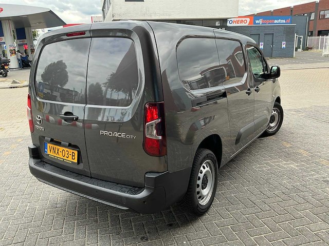 2022 toyota proace city 1.5 d-4d live long bedrijfswagen - afbeelding 29 van  31
