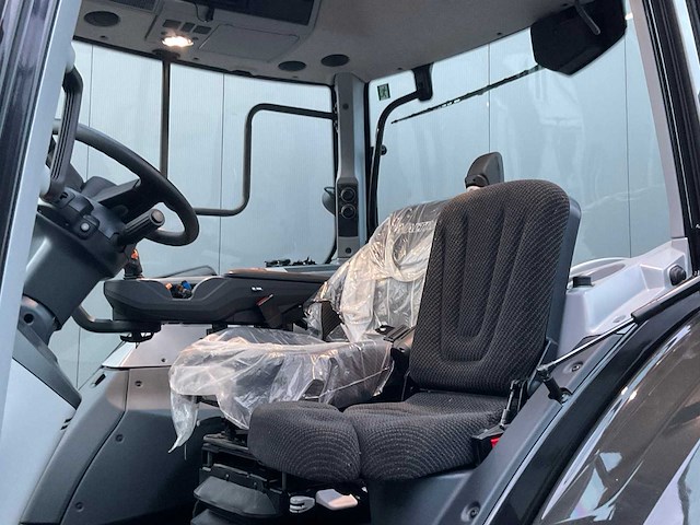 2022 valtra n155 ecopower direct smarttouch vierwielaangedreven landbouwtractor - afbeelding 18 van  36