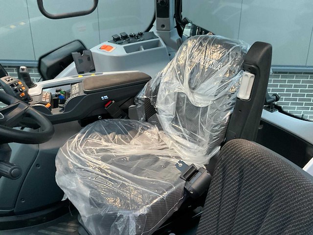 2022 valtra n155 ecopower direct smarttouch vierwielaangedreven landbouwtractor - afbeelding 19 van  36