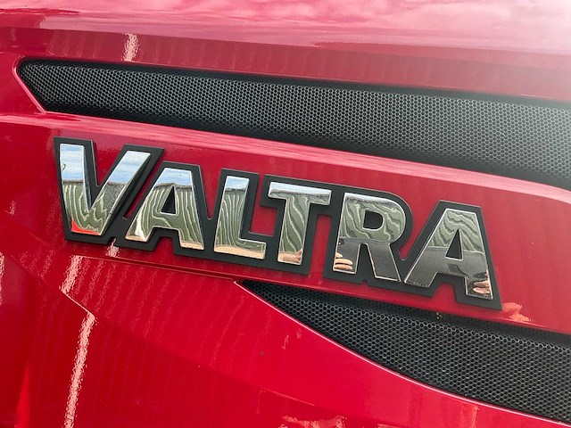 2022 valtra t154 vierwielaangedreven landbouwtractor met hemos orca - afbeelding 21 van  81