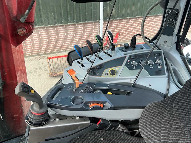 2022 valtra t154 vierwielaangedreven landbouwtractor met hemos orca - afbeelding 38 van  81