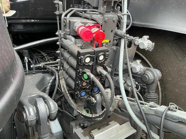 2022 valtra t154 vierwielaangedreven landbouwtractor met hemos orca - afbeelding 52 van  81