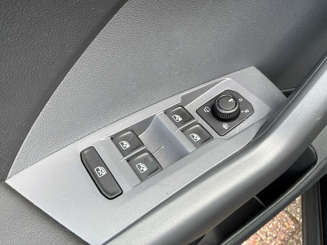 2022 volkswagen t-cross 1.0 tsi life personenauto - afbeelding 33 van  56