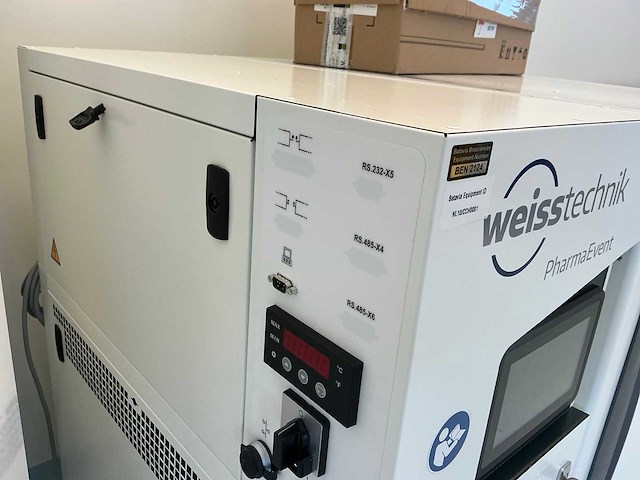 2022 wiesstechnik pharmaevent c/250/l fotostabiliteitstestkast - afbeelding 8 van  11