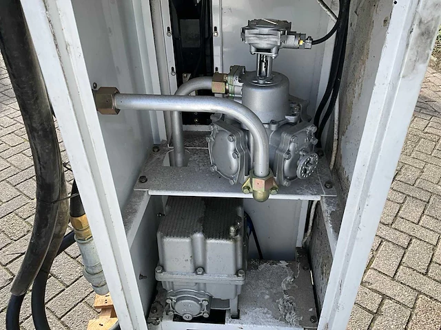2022 xl techniques xl 300 tankstation pompunit - afbeelding 7 van  8