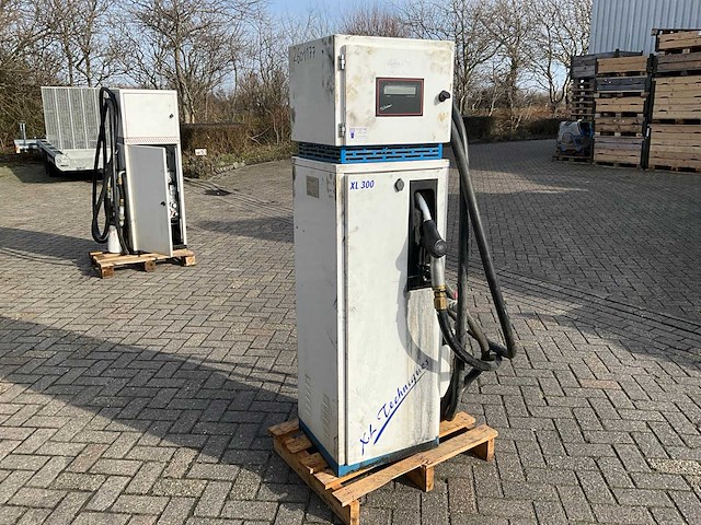 2022 xl techniques xl 300 tankstation pompunit - afbeelding 1 van  8