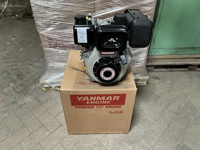 2022 yanmar l48v6 dieselmotor - afbeelding 1 van  8