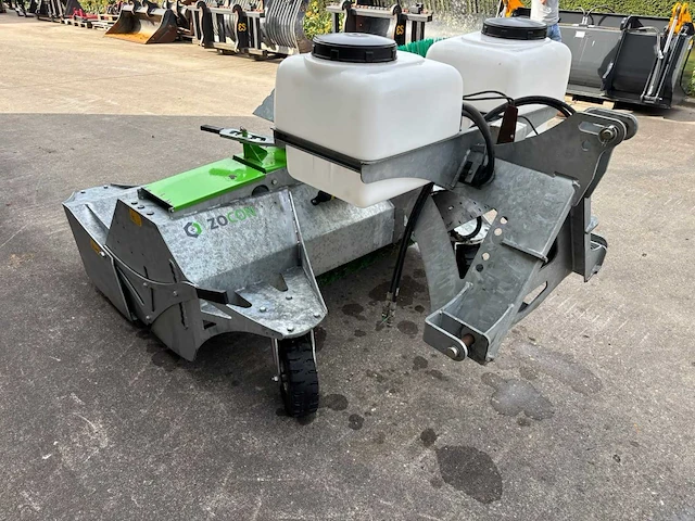 2022 zocon vgm-150 hydraulische veegmachine 150 cm met zijborstel en watersproeiing - afbeelding 14 van  15