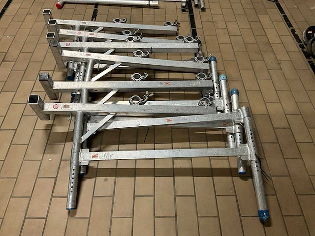 2023 asc 70797450 staander dakrandbeveiliging schuin dak (6x) - afbeelding 3 van  6