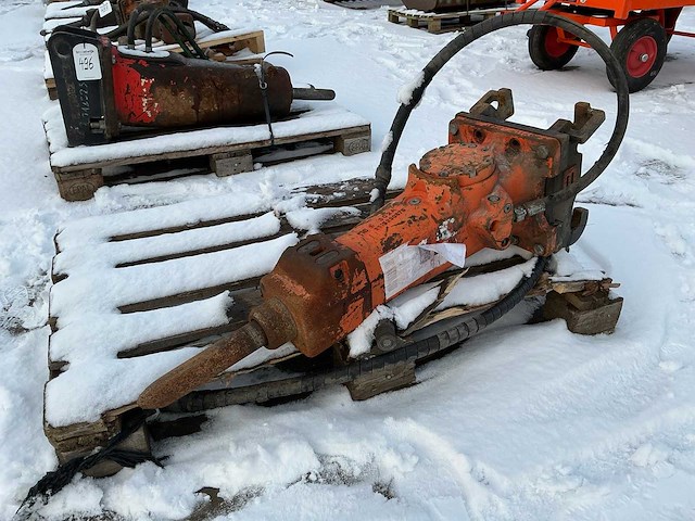 2023 atlas copco / epiroc sb 152 hydraulische sloophamer - afbeelding 1 van  6