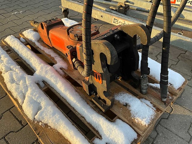 2023 atlas copco / epiroc sb 152 hydraulische sloophamer - afbeelding 3 van  5